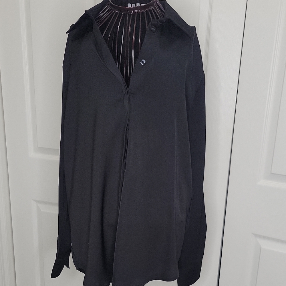 Crescent Women's Elegant Dress Blouse With Open Back. Size Small
